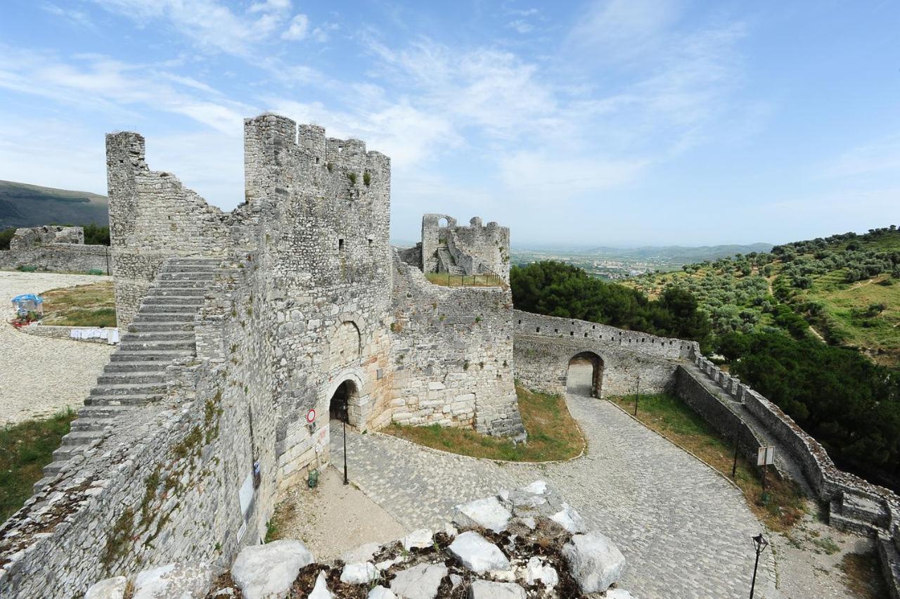 Berati Castle Hotel Экстерьер фото